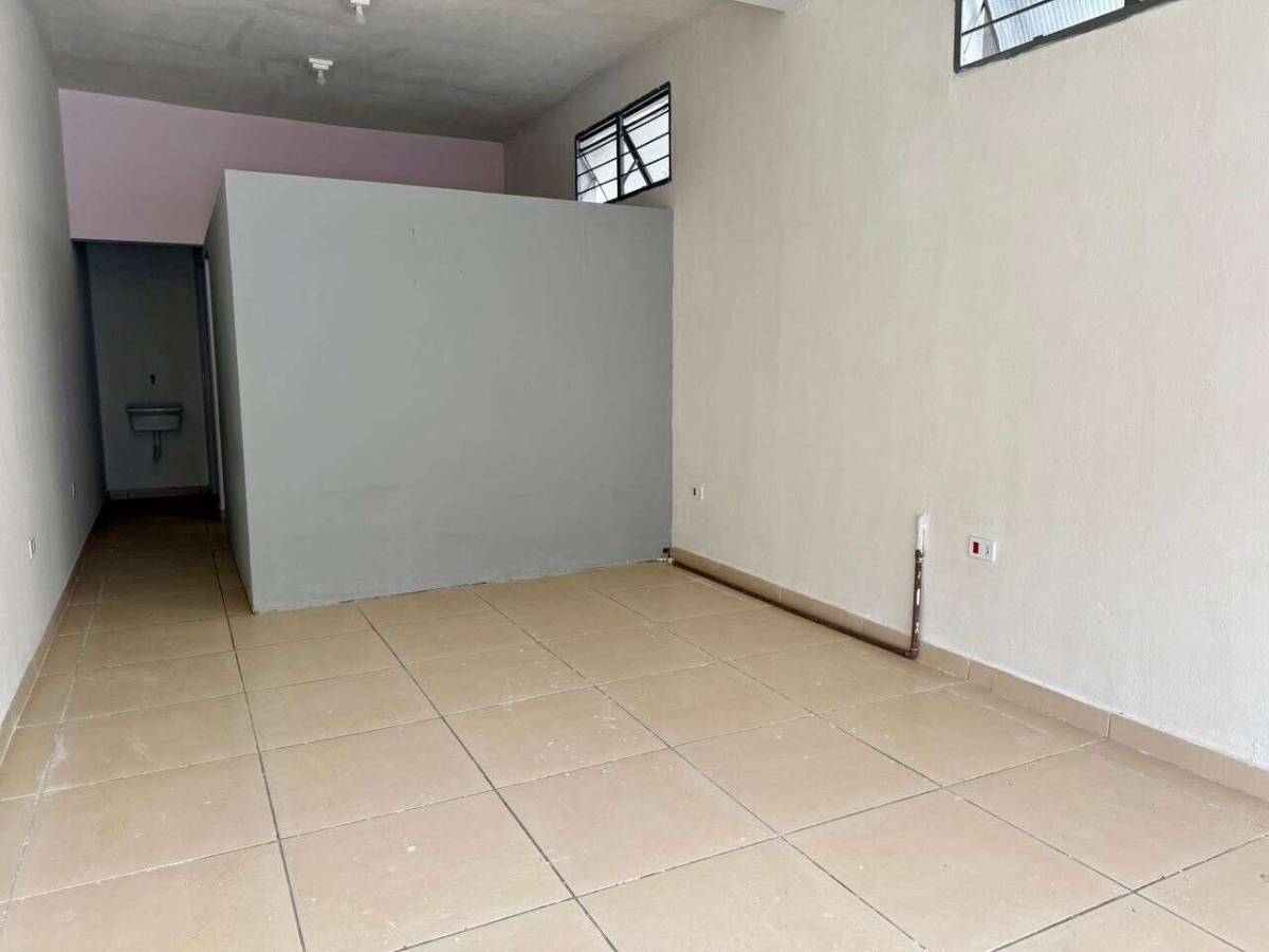  - Casa à venda em Sorocaba, Jardim das Flores, com 2 quartos, 180m²