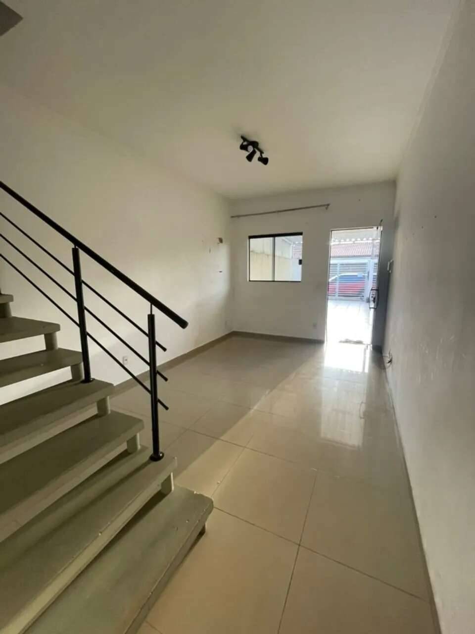  - Casa à venda em Sorocaba, Vila Fiori, com 2 quartos