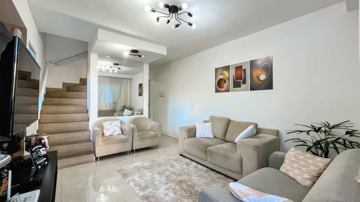  - Casa de condomínio à venda, com 2 quartos